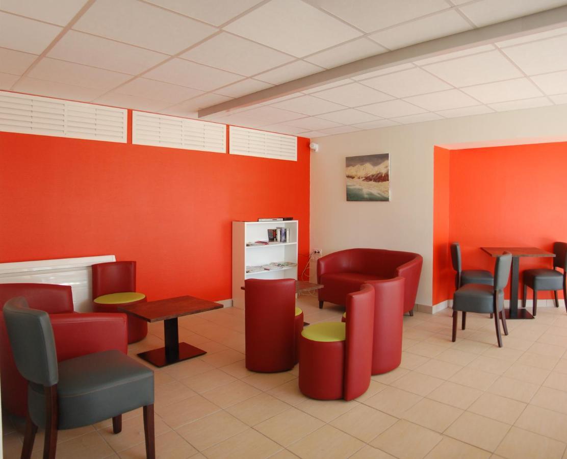 Gite Du Haut Cantal - Appartements Meubles Avec Kitchenette Et Chambres Sans Kitchenette Condat  Exterior photo